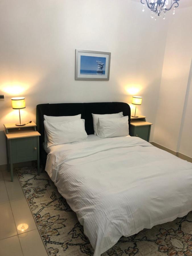 Downtown Boulevard One Bedroom Apt In 29 Blvd غرفة وصالة Burj & Fountain View Master Bedroom Plus 2 Single Beds In Living Room 두바이 외부 사진