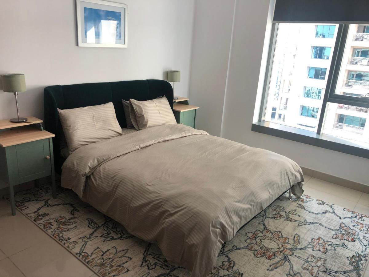 Downtown Boulevard One Bedroom Apt In 29 Blvd غرفة وصالة Burj & Fountain View Master Bedroom Plus 2 Single Beds In Living Room 두바이 외부 사진